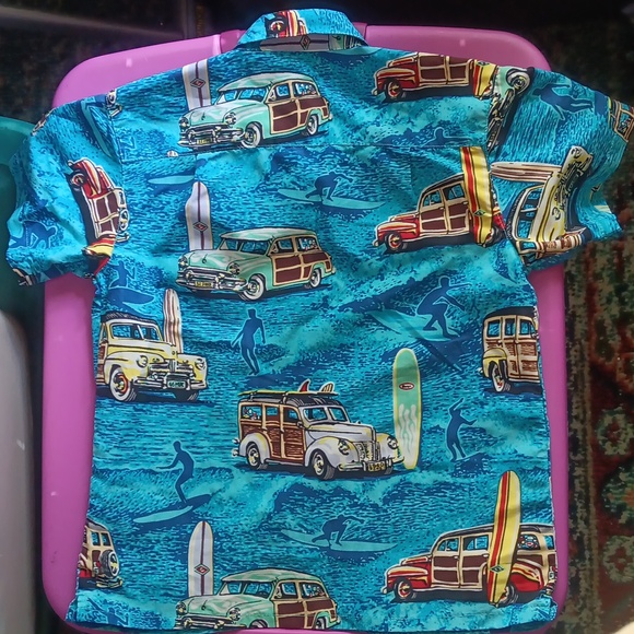 Hawaiian shirt with surfer pattern - Picture 3 of 3